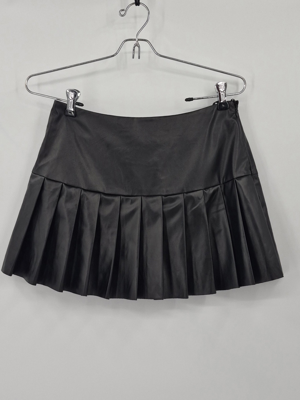 Commense Faux Leather Pleated Mini Skirt Black Size S NWT